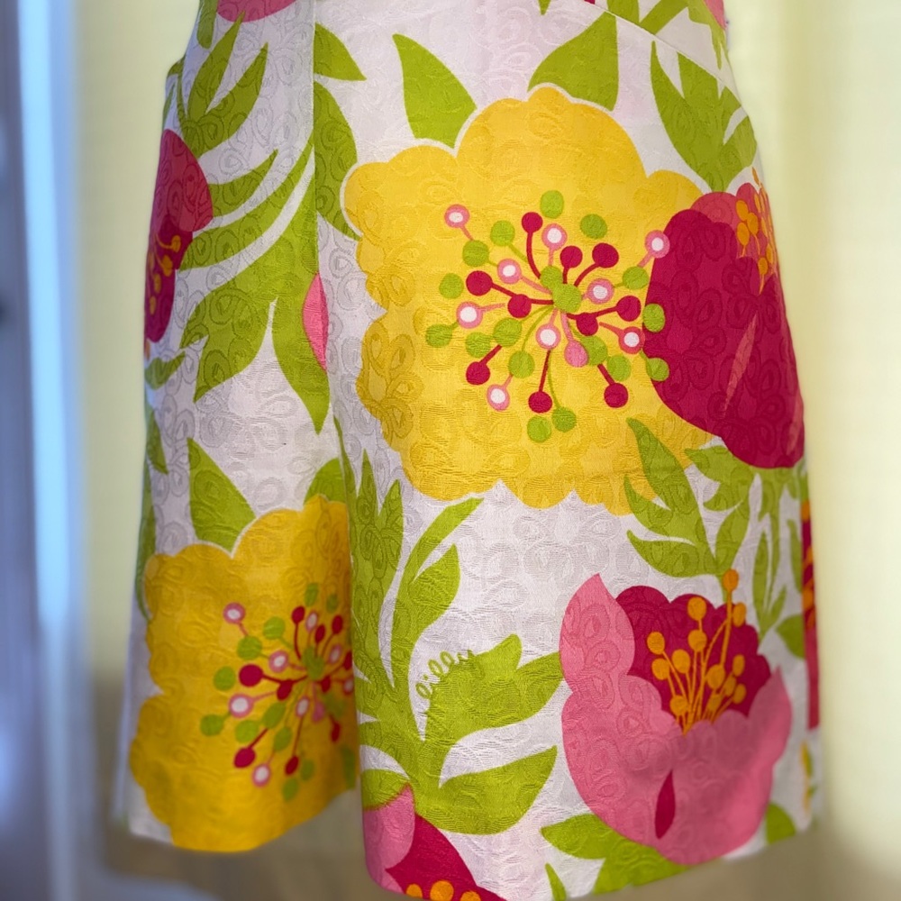 Lilly Pulitzer shorts - Picture 2 of 3
